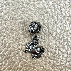 Helzberg Diamonds - Sterling 925 Crab with Rhinestones